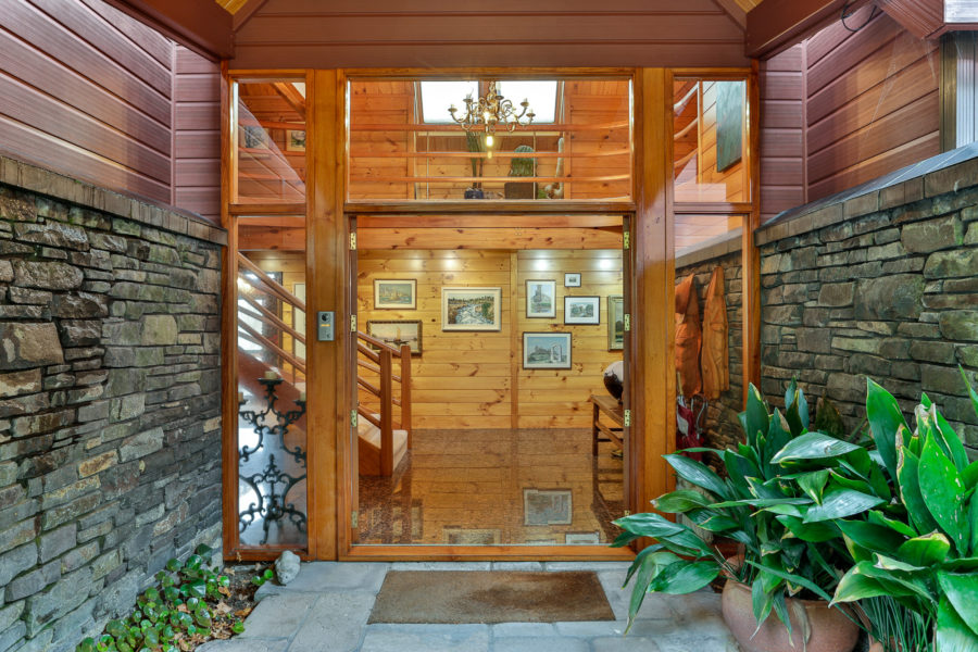 Lockwood Home Lodge Entry and Foyer