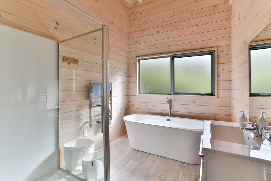 Lockwood Home Modified Tobago Design Moodie-Stephens Home Main Bathroom