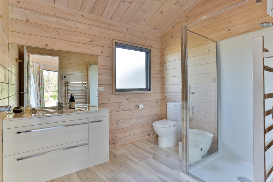 Lockwood Home Modified Tobago Design Moodie-Stephens Home Bathroom